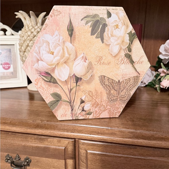 Hexagonal Floral Storage Box - Picture 5 of 5